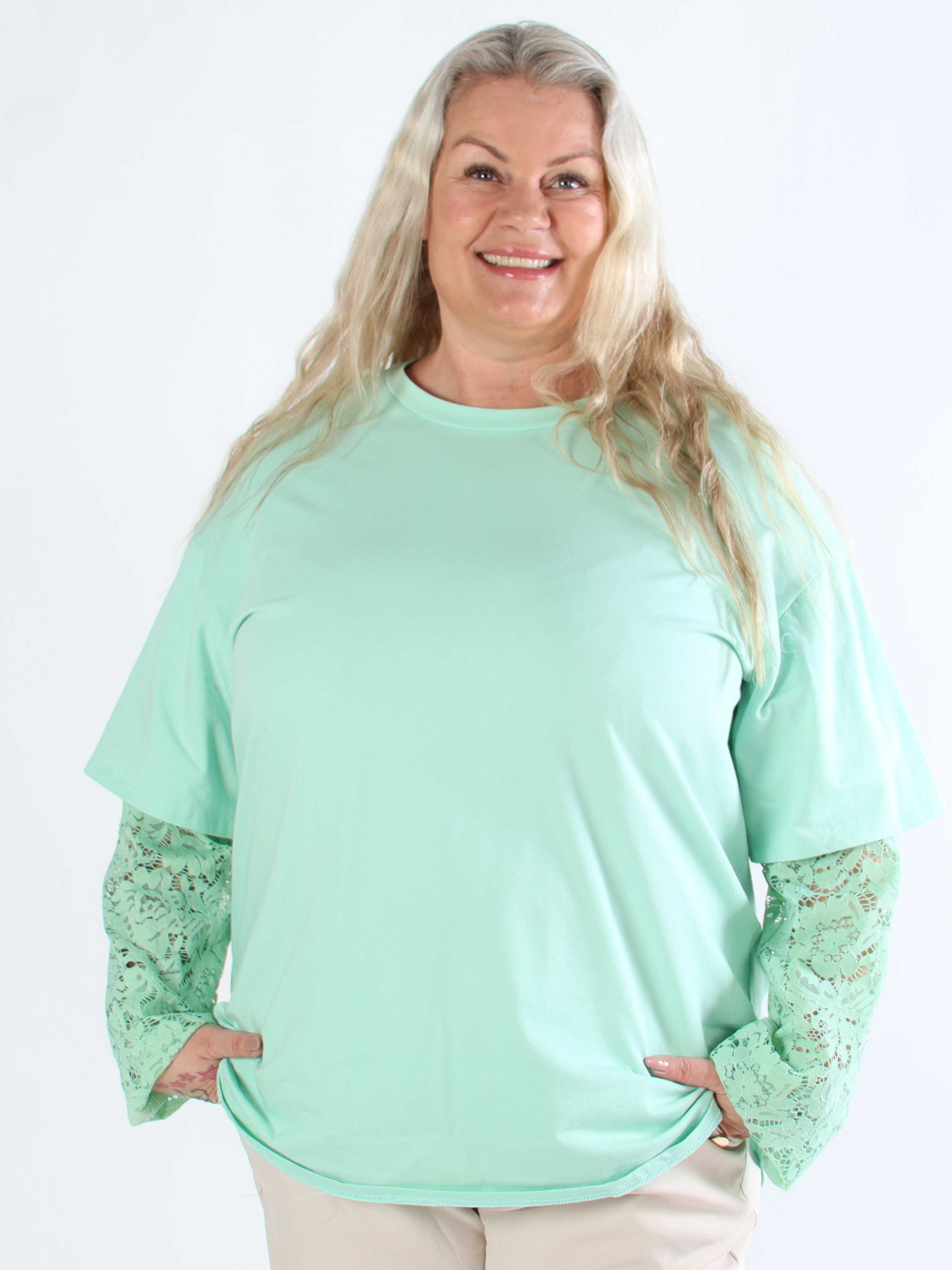 Valerie - T-shirt i bomuld med lange blonde ærmer